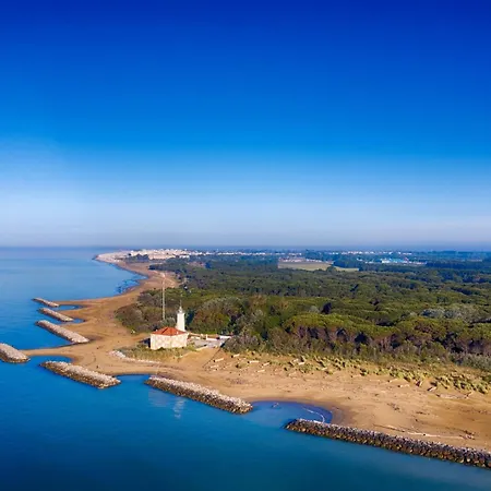 Apartment Lovely Flat With Pool-beahost